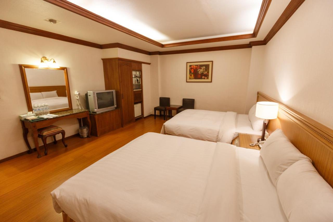 Emperor Hotel Kaohsiung Extérieur photo
